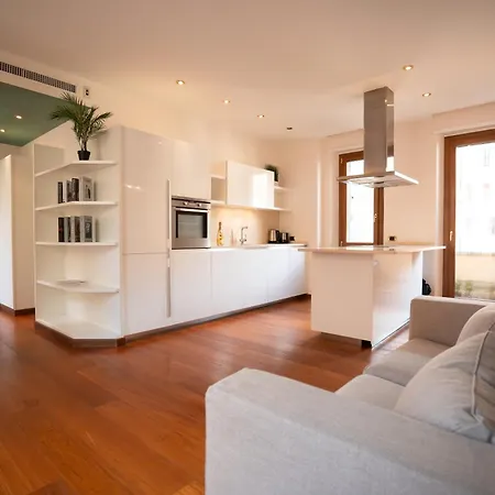 Vincent's Place, Vatican * Roma