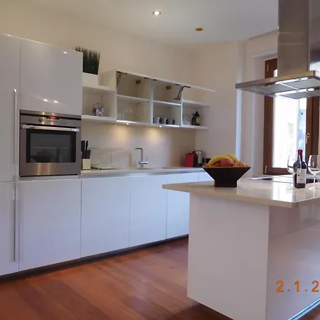 Vincent's Place, Vatican * Roma